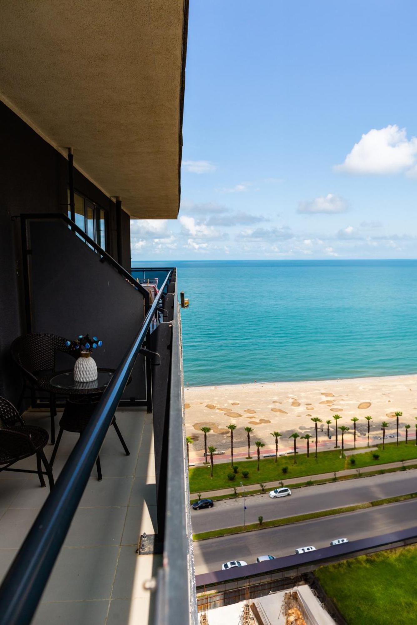 Beach Tower By G-Point Batumi Exterior photo