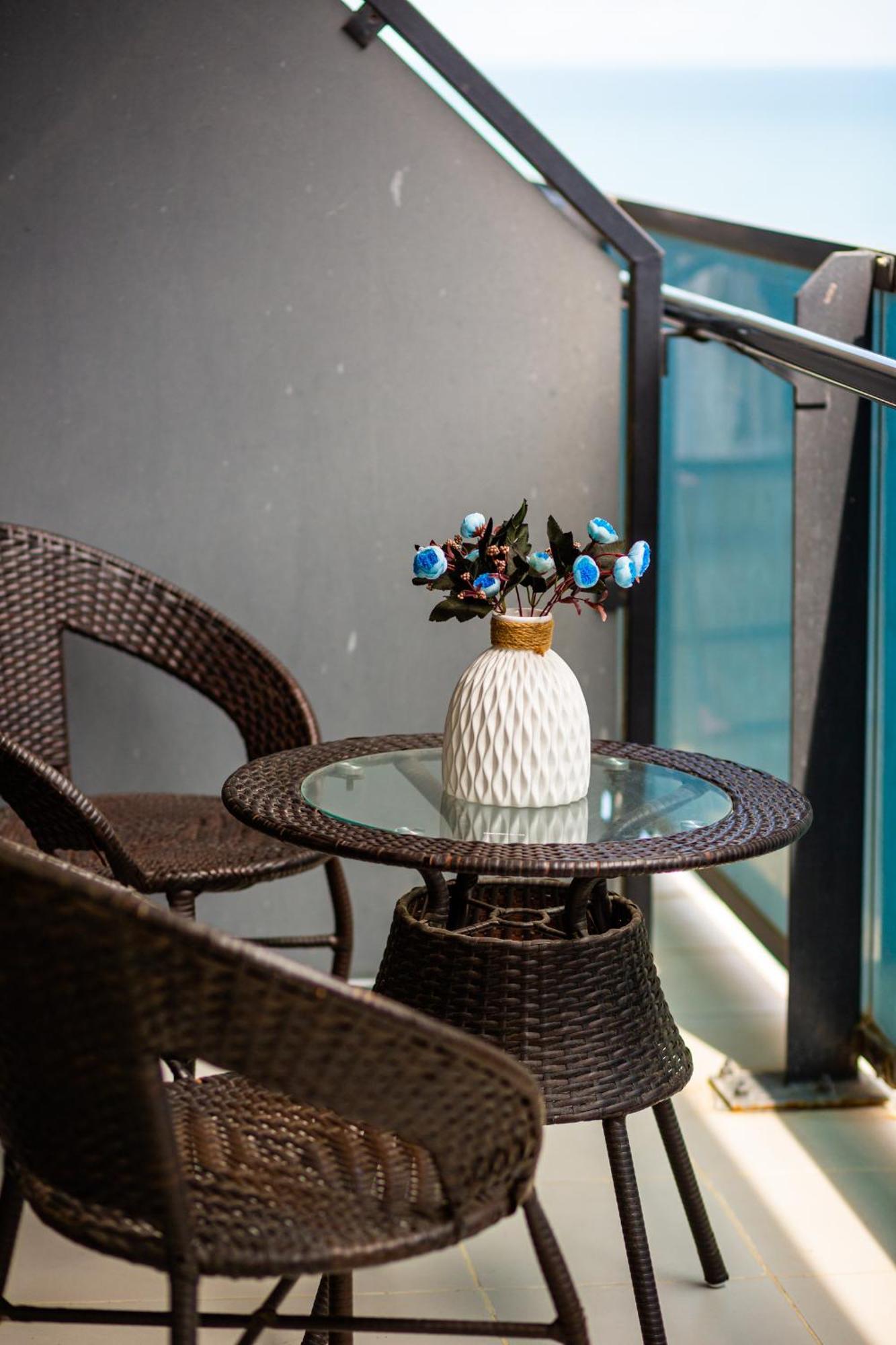 Beach Tower By G-Point Batumi Exterior photo